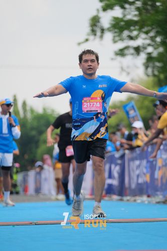 Race photo from Isoplus Run 2024 Surabaya