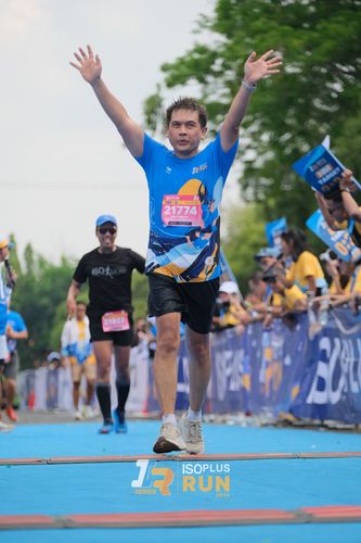 Race photo from Isoplus Run 2024 Surabaya