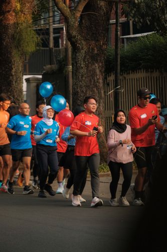 Race photo from Happy One Decade Unpad Runner