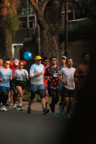Race photo from Happy One Decade Unpad Runner