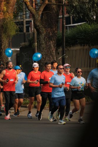 Race photo from Happy One Decade Unpad Runner