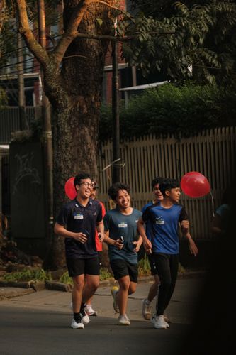 Race photo from Happy One Decade Unpad Runner