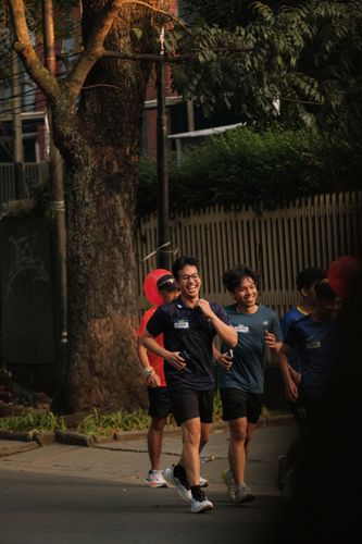 Race photo from Happy One Decade Unpad Runner