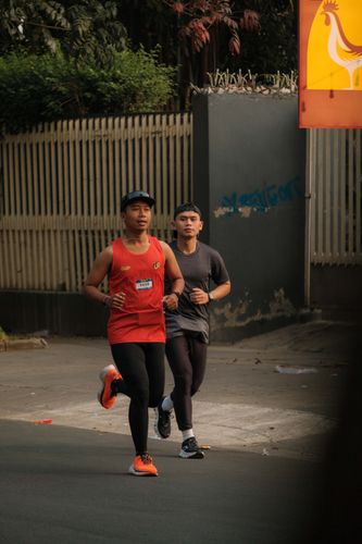 Race photo from Happy One Decade Unpad Runner