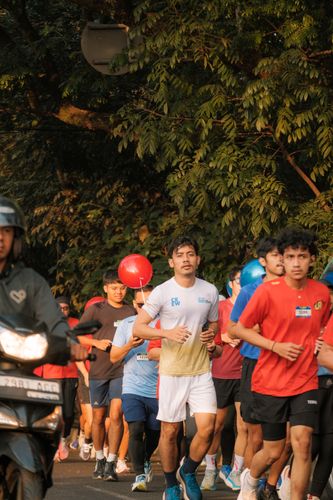 Race photo from Happy One Decade Unpad Runner