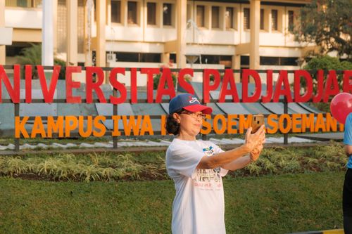 Race photo from Happy One Decade Unpad Runner