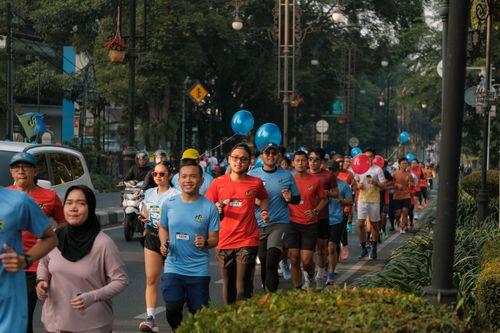 Race photo from Happy One Decade Unpad Runner