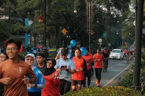 Race photo from Happy One Decade Unpad Runner