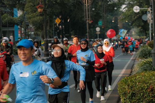 Race photo from Happy One Decade Unpad Runner