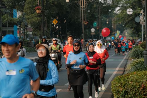 Race photo from Happy One Decade Unpad Runner