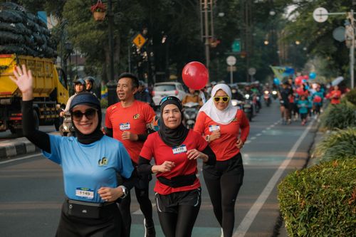 Race photo from Happy One Decade Unpad Runner
