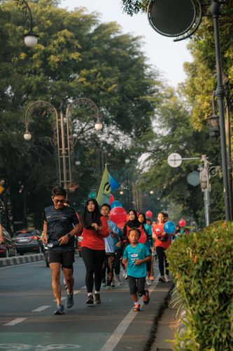 Race photo from Happy One Decade Unpad Runner
