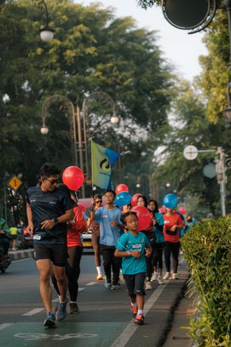 Race photo from Happy One Decade Unpad Runner