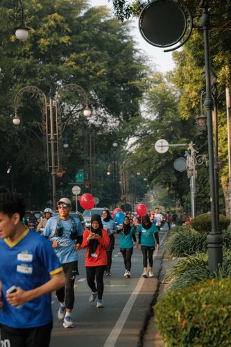 Race photo from Happy One Decade Unpad Runner