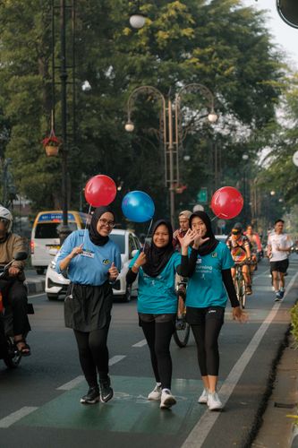 Race photo from Happy One Decade Unpad Runner