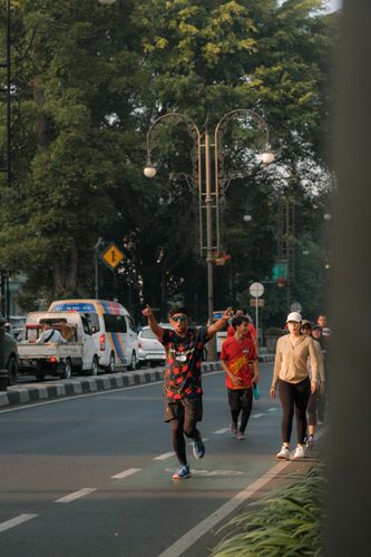 Race photo from Happy One Decade Unpad Runner