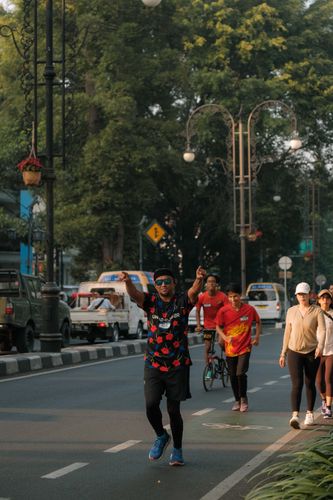 Race photo from Happy One Decade Unpad Runner