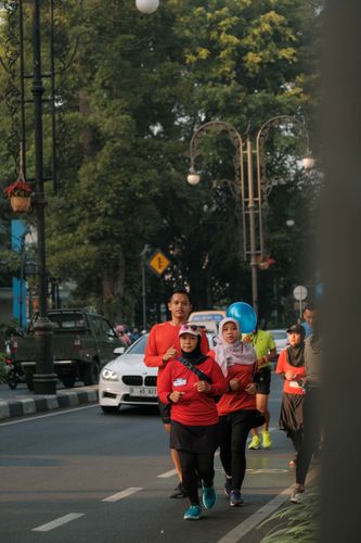 Race photo from Happy One Decade Unpad Runner
