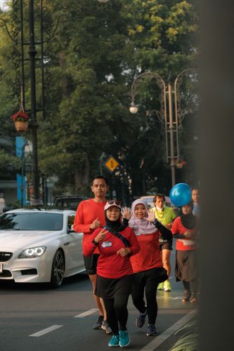 Race photo from Happy One Decade Unpad Runner