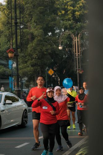 Race photo from Happy One Decade Unpad Runner