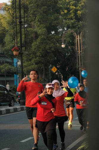 Race photo from Happy One Decade Unpad Runner