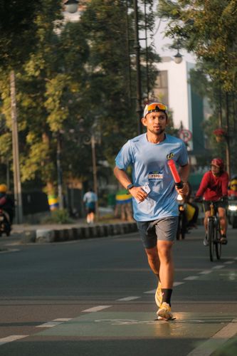 Race photo from Happy One Decade Unpad Runner