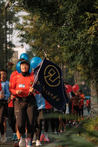 Race photo from Happy One Decade Unpad Runner