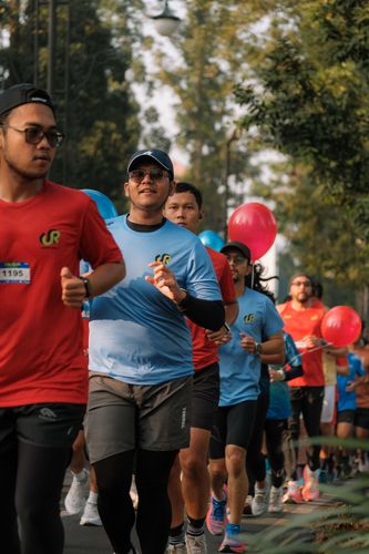 Race photo from Happy One Decade Unpad Runner
