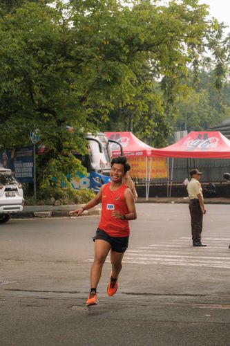 Race photo from Running 5 K