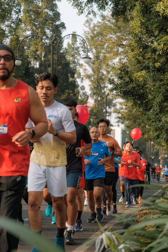 Race photo from Happy One Decade Unpad Runner