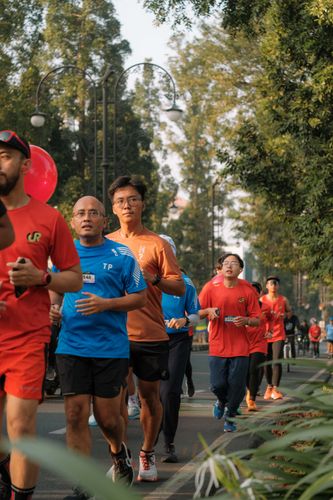 Race photo from Happy One Decade Unpad Runner