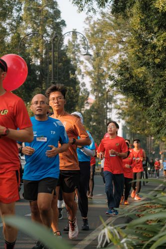 Race photo from Happy One Decade Unpad Runner