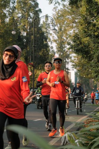 Race photo from Happy One Decade Unpad Runner