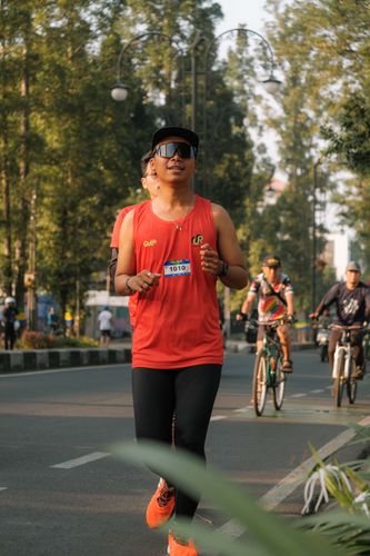 Race photo from Happy One Decade Unpad Runner