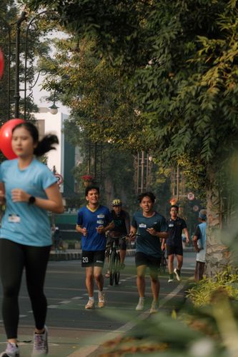 Race photo from Happy One Decade Unpad Runner