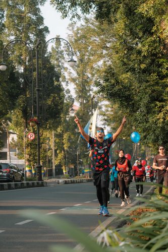 Race photo from Happy One Decade Unpad Runner