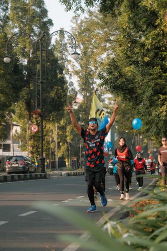 Race photo from Happy One Decade Unpad Runner
