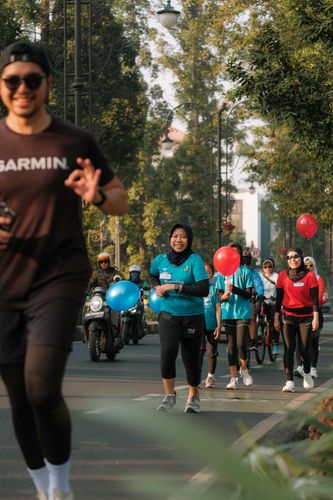 Race photo from Happy One Decade Unpad Runner