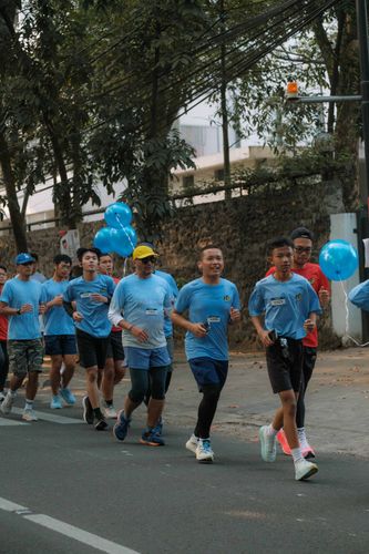 Race photo from Happy One Decade Unpad Runner
