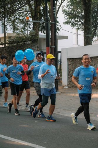 Race photo from Happy One Decade Unpad Runner