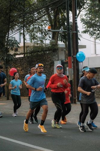 Race photo from Happy One Decade Unpad Runner
