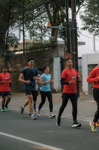 Race photo from Happy One Decade Unpad Runner