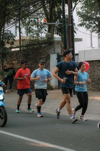 Race photo from Happy One Decade Unpad Runner