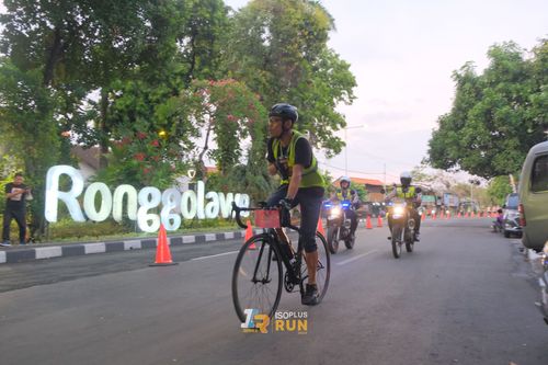 Race photo from Isoplus Run 2024 Surabaya