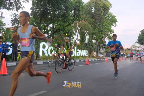 Race photo from Isoplus Run 2024 Surabaya