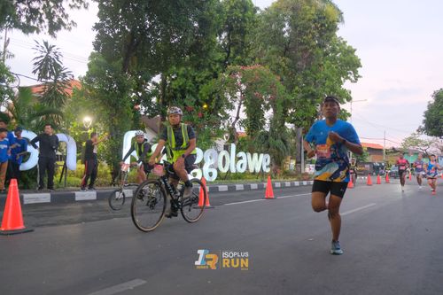 Race photo from Isoplus Run 2024 Surabaya