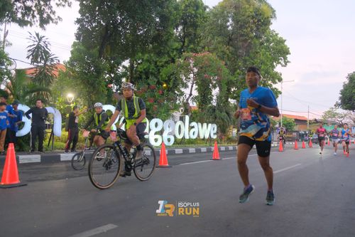 Race photo from Isoplus Run 2024 Surabaya