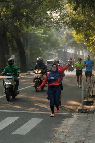Race photo from Happy One Decade Unpad Runner