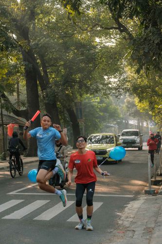 Race photo from Happy One Decade Unpad Runner