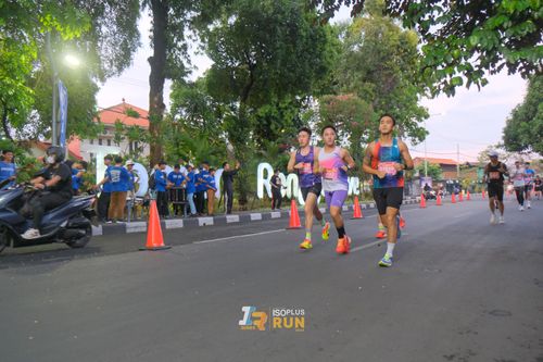 Race photo from Isoplus Run 2024 Surabaya